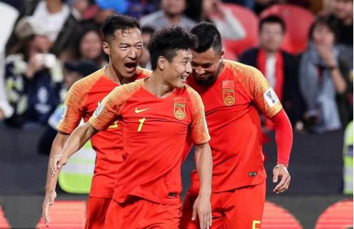  美因茨主场气势如虹，完胜对手巩固中游位置